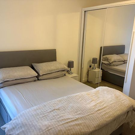 Spacious Apartment In The Heart Of Chelmsford Exterior photo